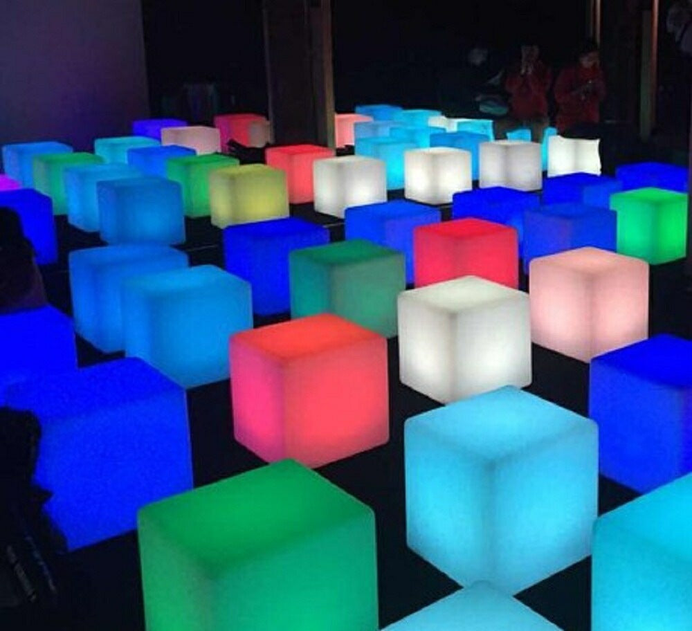 光るスツール LED 椅子 キューブ 充電式 リモコン操作 【リモコンには単4電池2本が必要です】 40x40x40cm